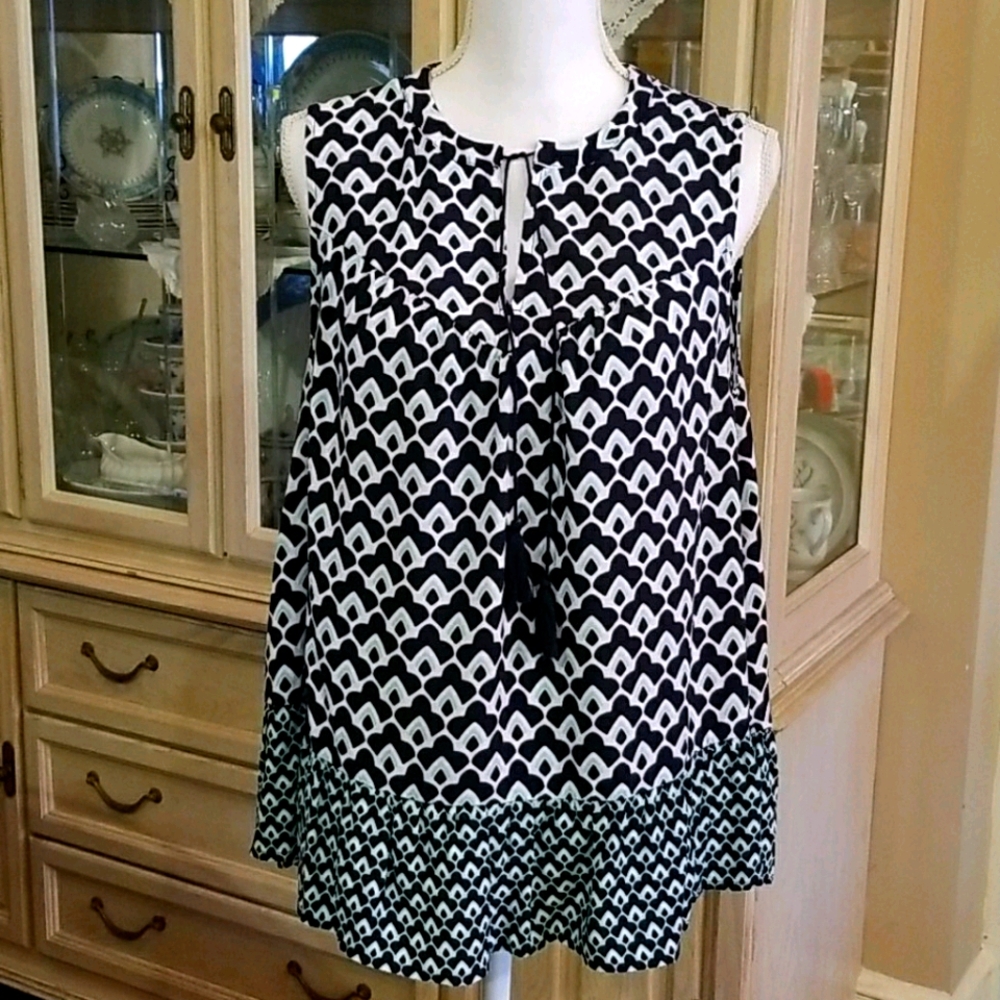 Crown and Ivy 1X Top